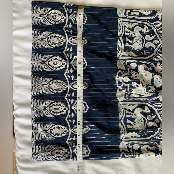 Patterned Tote - Picture 3 of 3